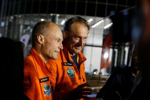 самолет без топлива