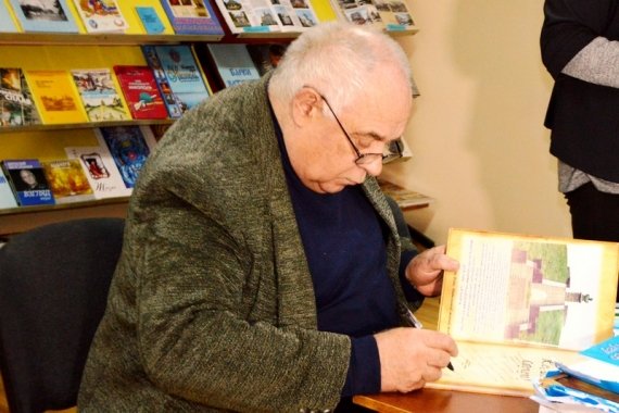 ab62275605c41a191b9e46f582304ada_xl