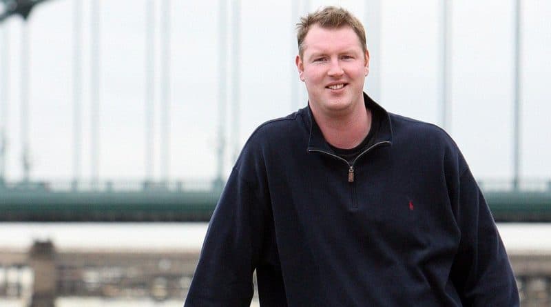 Нил Финглтон