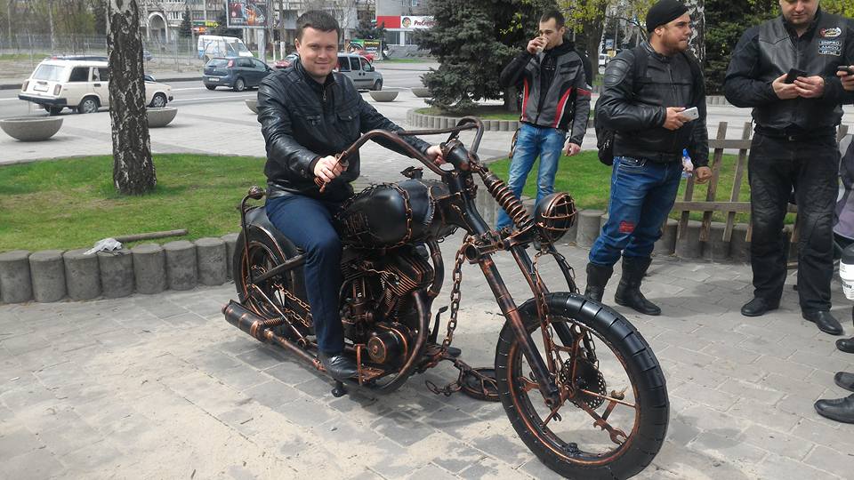 памятник мотоциклистам