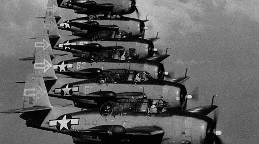 группа из пяти истребителей