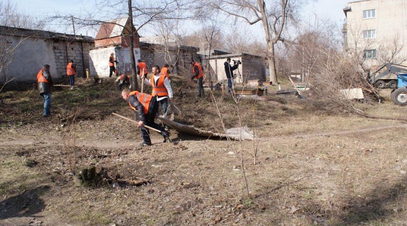 У Дніпродзержинську продовжено місячник із благоустрою