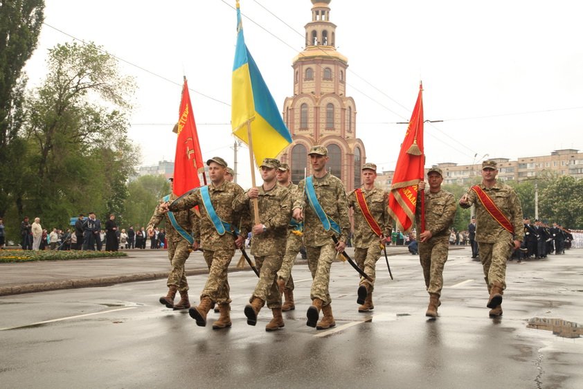 Победа украины. День Победы Украина. Парад 9 мая в Украине. 8 Мая в Украине. Парад криво.