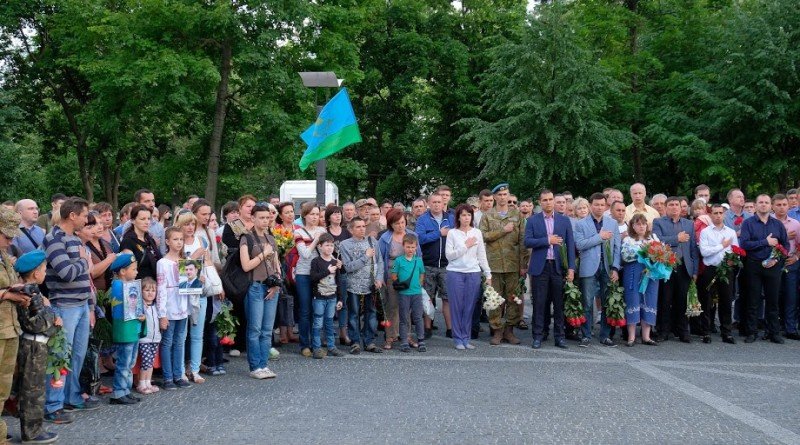 У Дніпрі на Алеї пам’яті відбувся вечір пам’яті загиблих десантників ІЛ-76