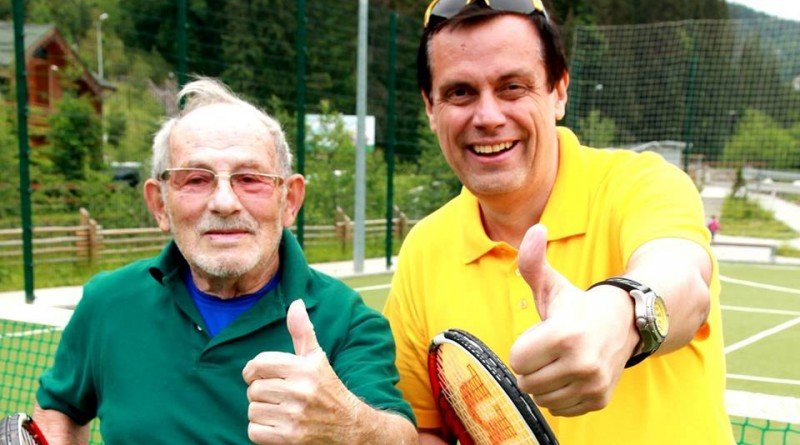 найстаріший тенісист
