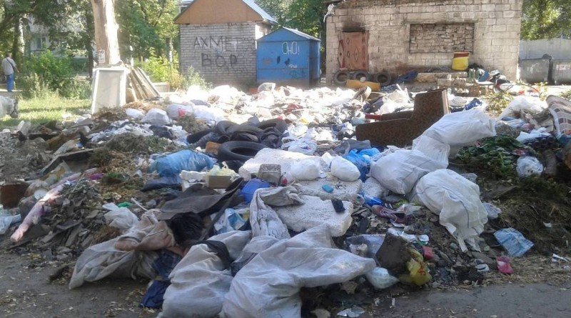 свалка возле больницы