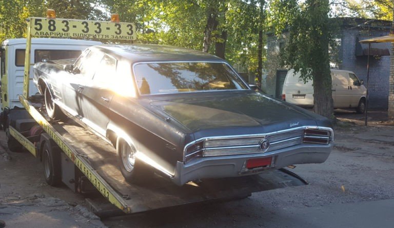 Buick Wildcar hardtop sedan