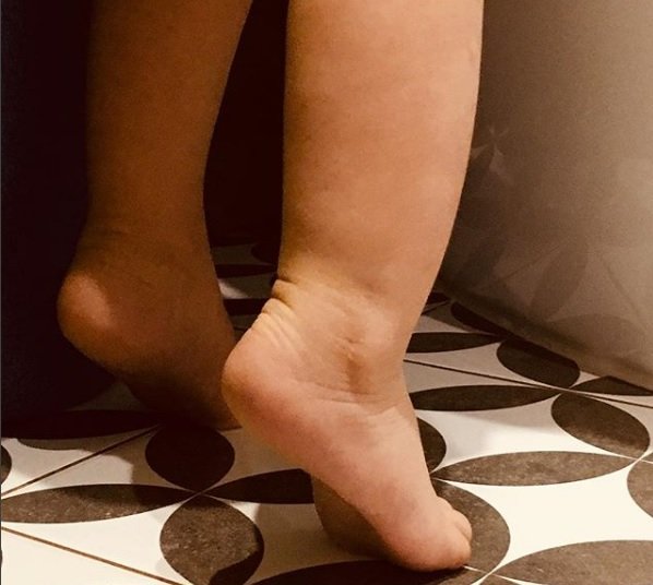 детские ножки