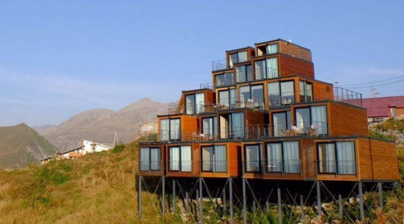 отель из контейнеров_Грузия