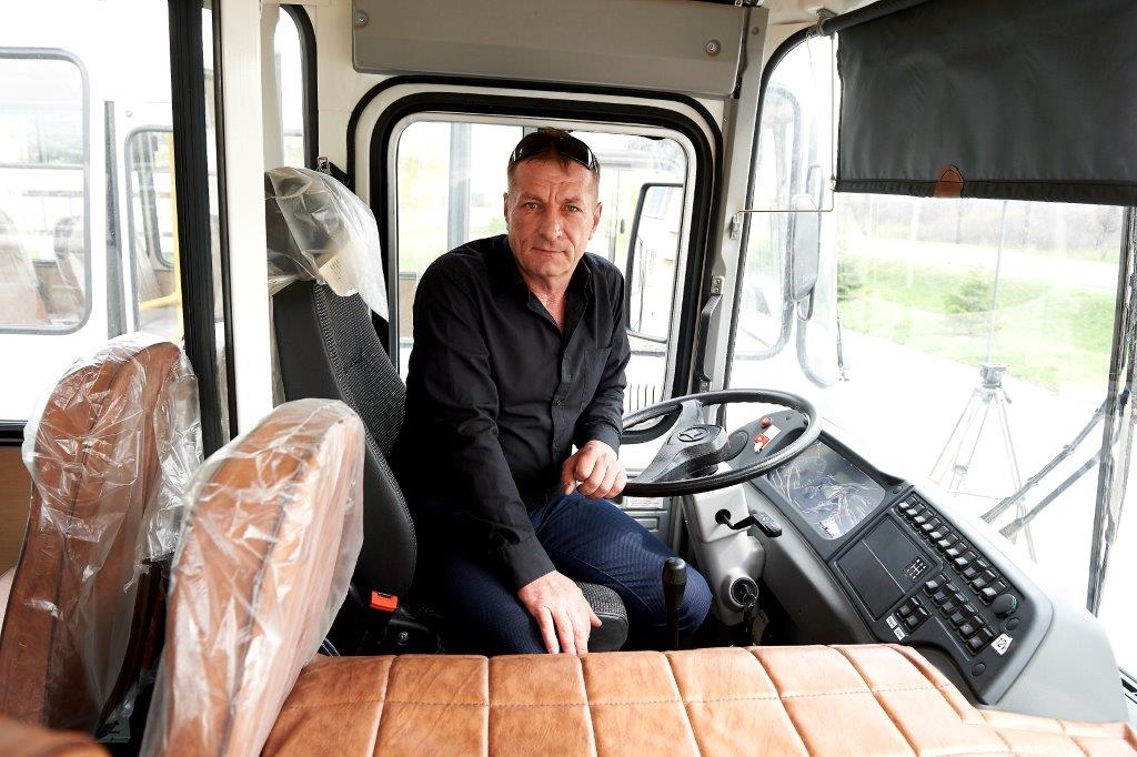 Водитель новенького автобуса