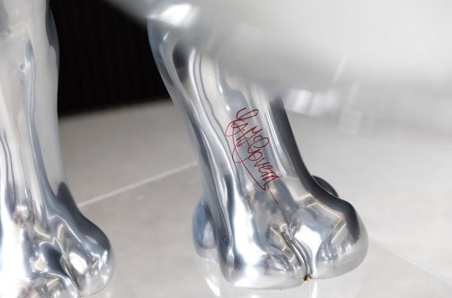 скульптура носорога