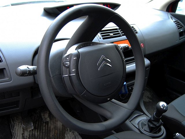 автомобильный руль