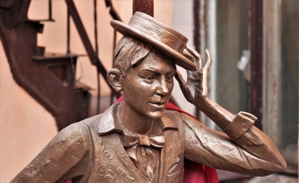 памятник Леониду Утесову