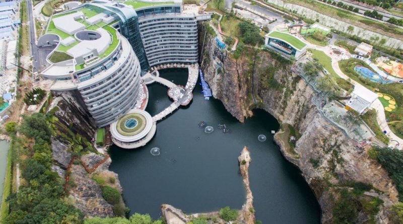 отель в заброшенном карьере