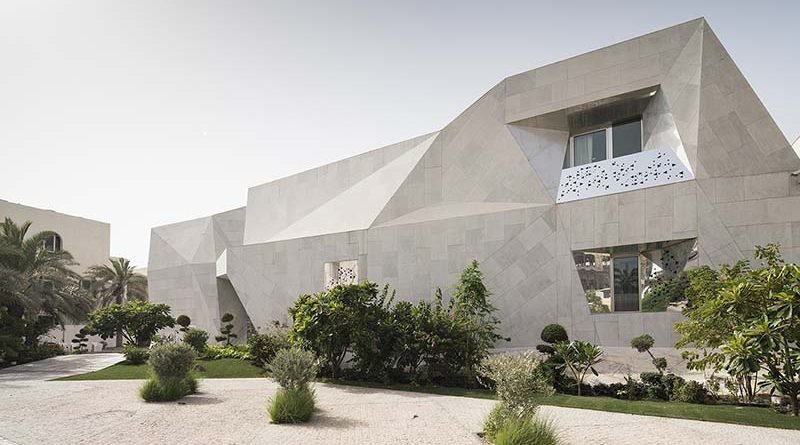 здание-оригами