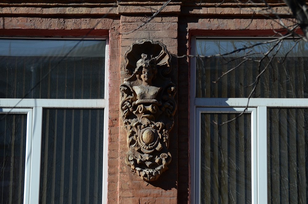 Будинок з сатиром_Дніпро