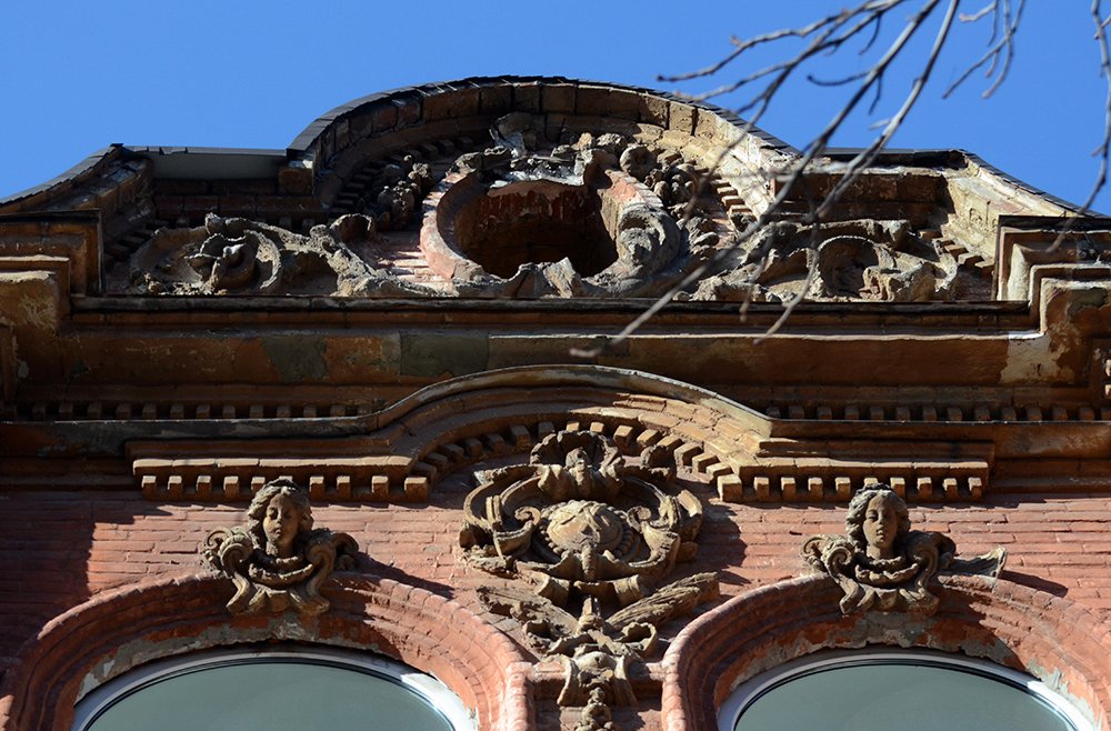 Будинок з сатиром_Дніпро