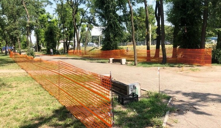 Аллея на жилмассиве Тополь_Геннадий Гуфман