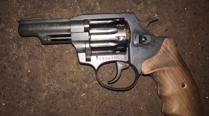 пістолет Дніпро студент