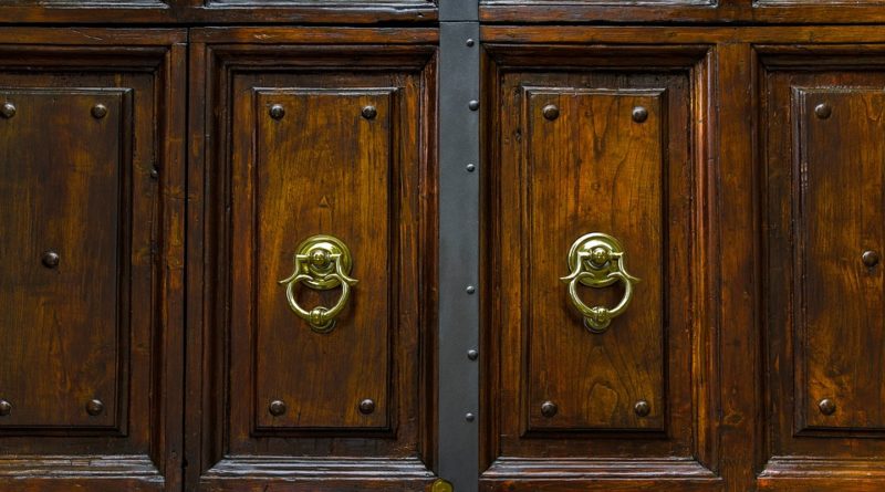 дверь молоток