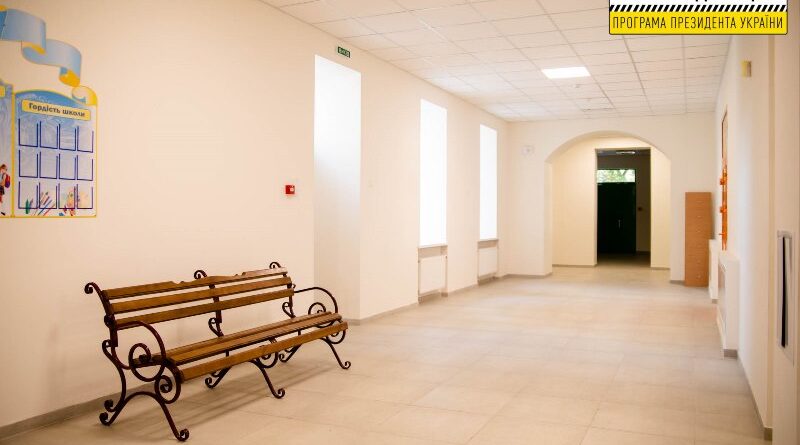 школа в Сурско-Литовском