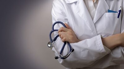 Під звуки сирен: як працюють лікарі на передовій мирного фронту