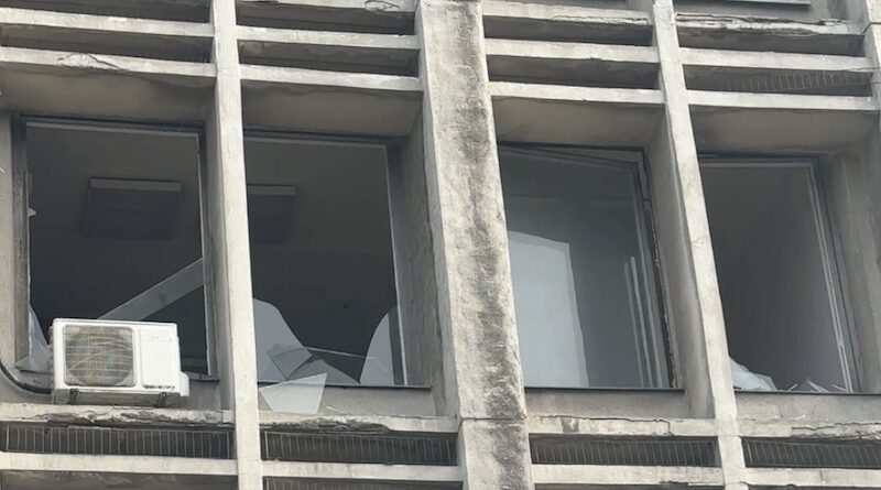 У Дніпрі внаслідок атаки пошкоджено офіс медіа «Вісті Придніпров’я»