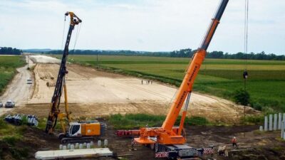 На Дніпропетровщині зводять сучасну автомагістраль На Дніпропетровщині зводять сучасну автомагістраль