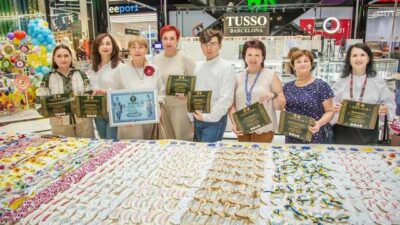 Національні рекорди у Дніпрі присвятили українським традиціям (Фото) Національні рекорди у Дніпрі присвятили українським традиціям (Фото)
