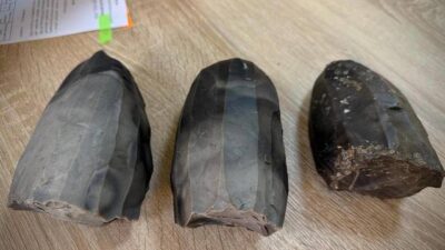 Під час перевірки посилки з Кривого Рогу виявили унікальні артефакти