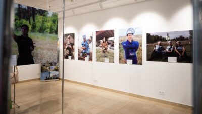 Жінки, які повертають життя: у Дніпрі відкрили унікальну фотовиставку