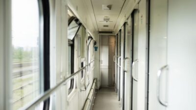Залізничники Дніпропетровщини нагадали алгоритм дій під час тривоги