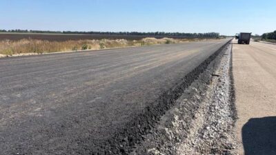 На Дніпропетровщині після тривалої паузи відновили будівництво сучасної траси На Дніпропетровщині після тривалої паузи відновили будівництво сучасної траси